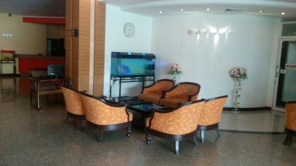 Bp Grand Suite Hotel Hatjaj Kültér fotó