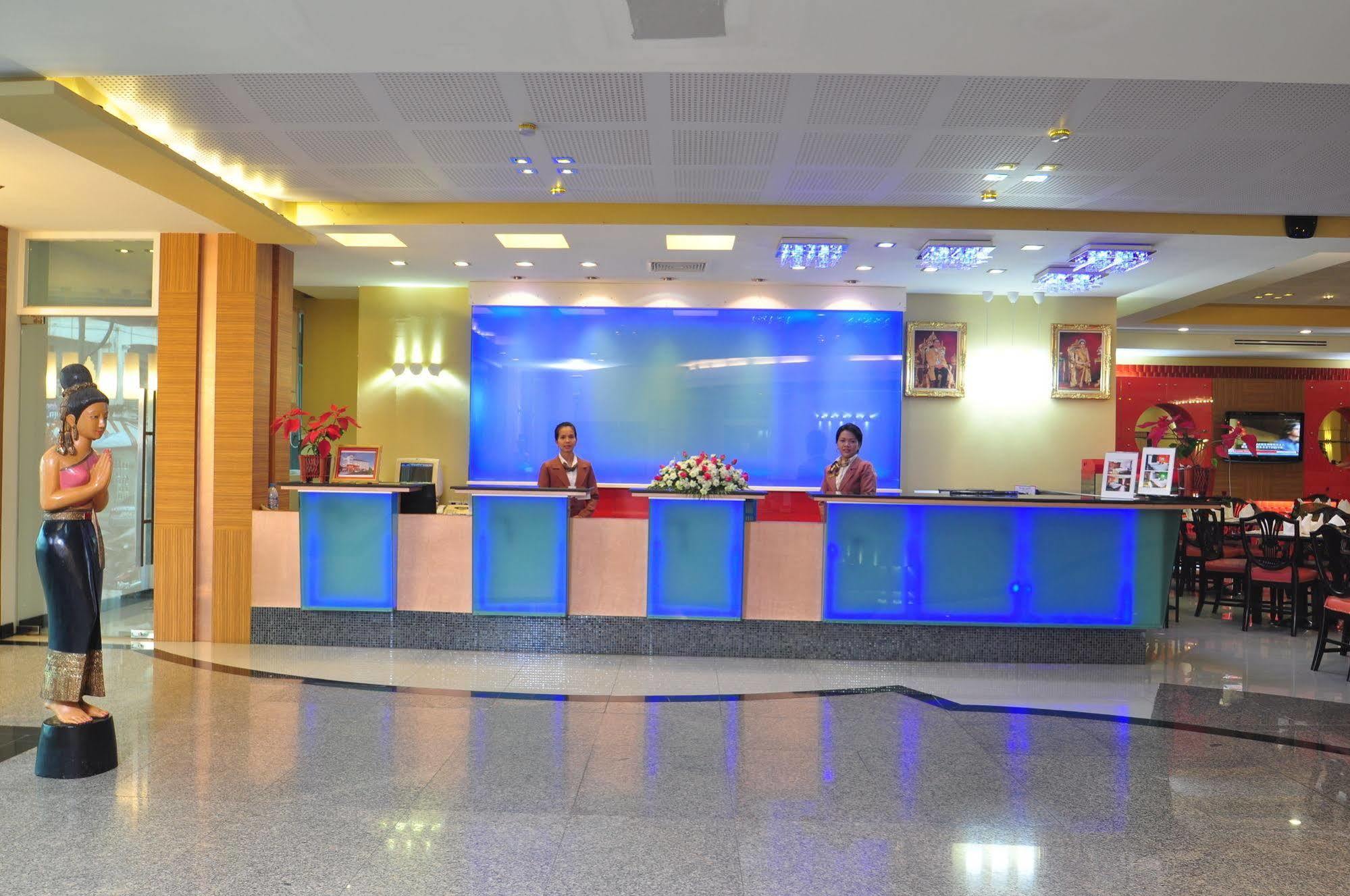 Bp Grand Suite Hotel Hatjaj Kültér fotó