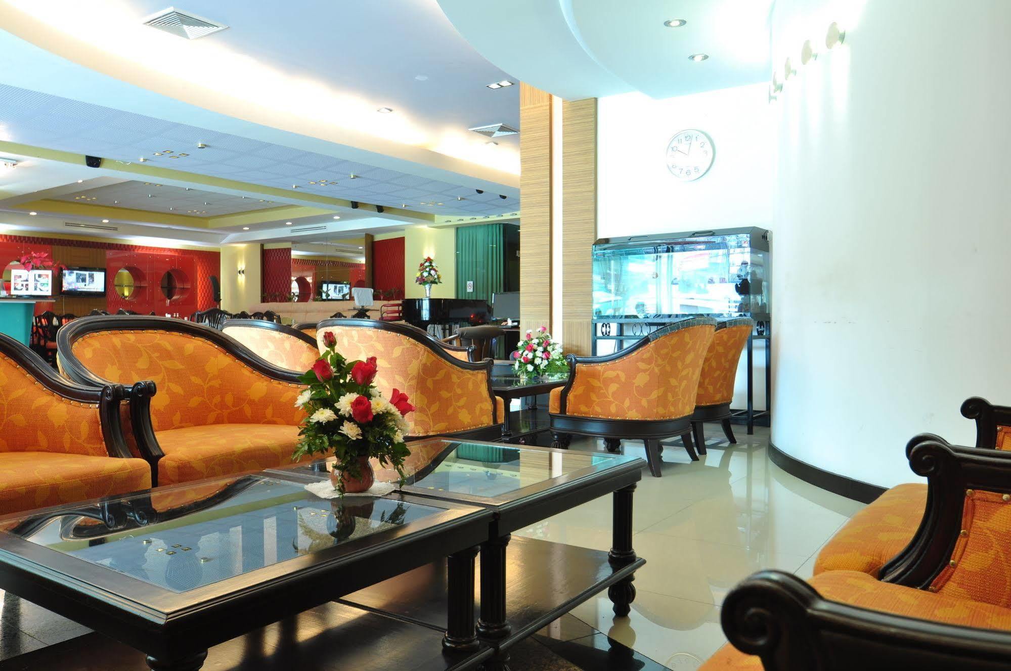 Bp Grand Suite Hotel Hatjaj Kültér fotó
