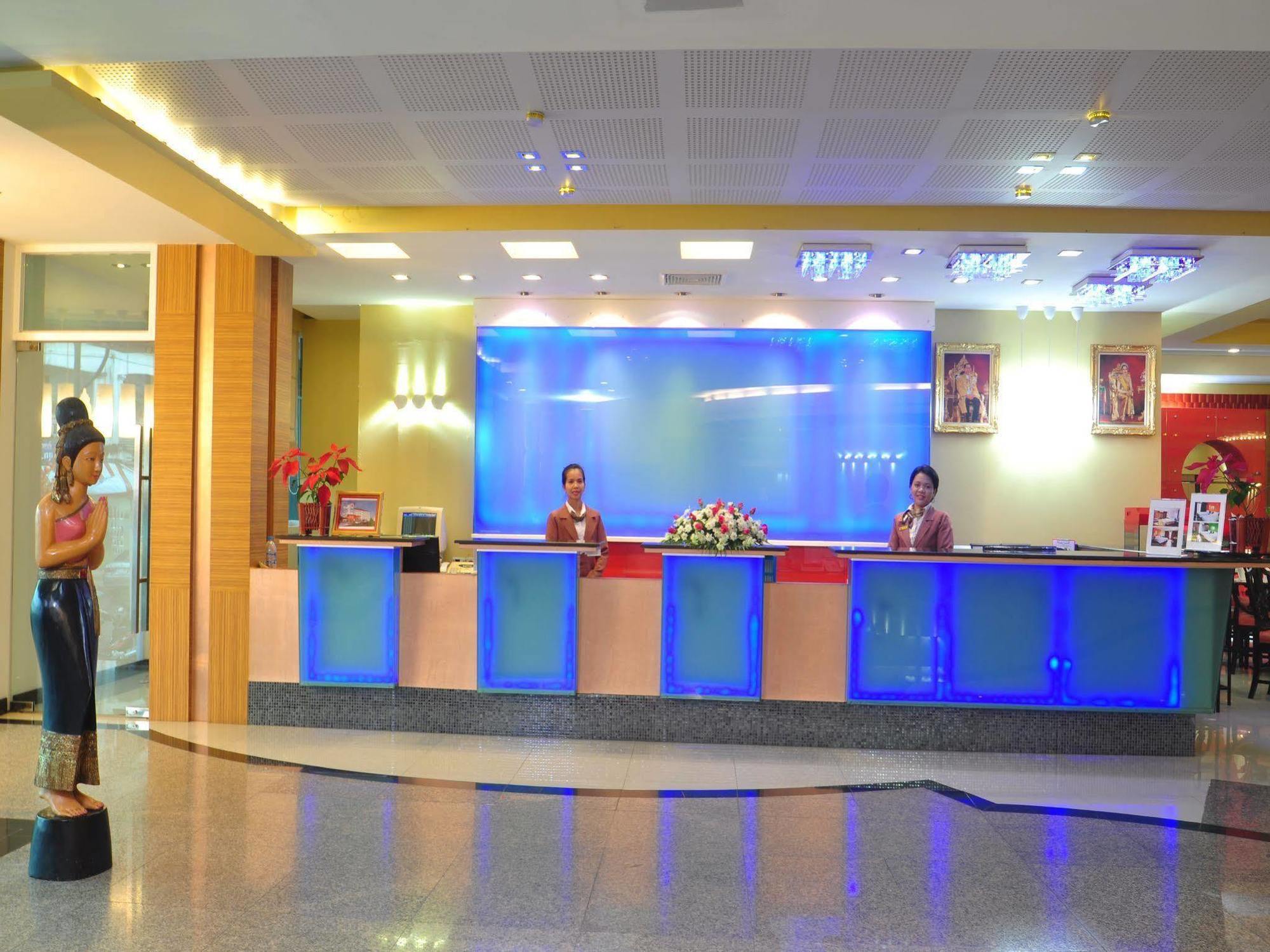 Bp Grand Suite Hotel Hatjaj Kültér fotó