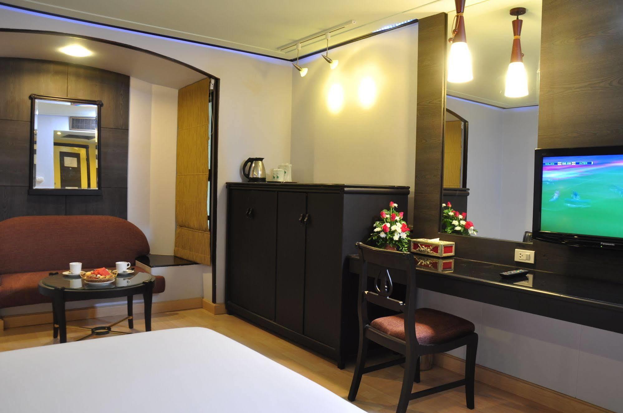 Bp Grand Suite Hotel Hatjaj Kültér fotó
