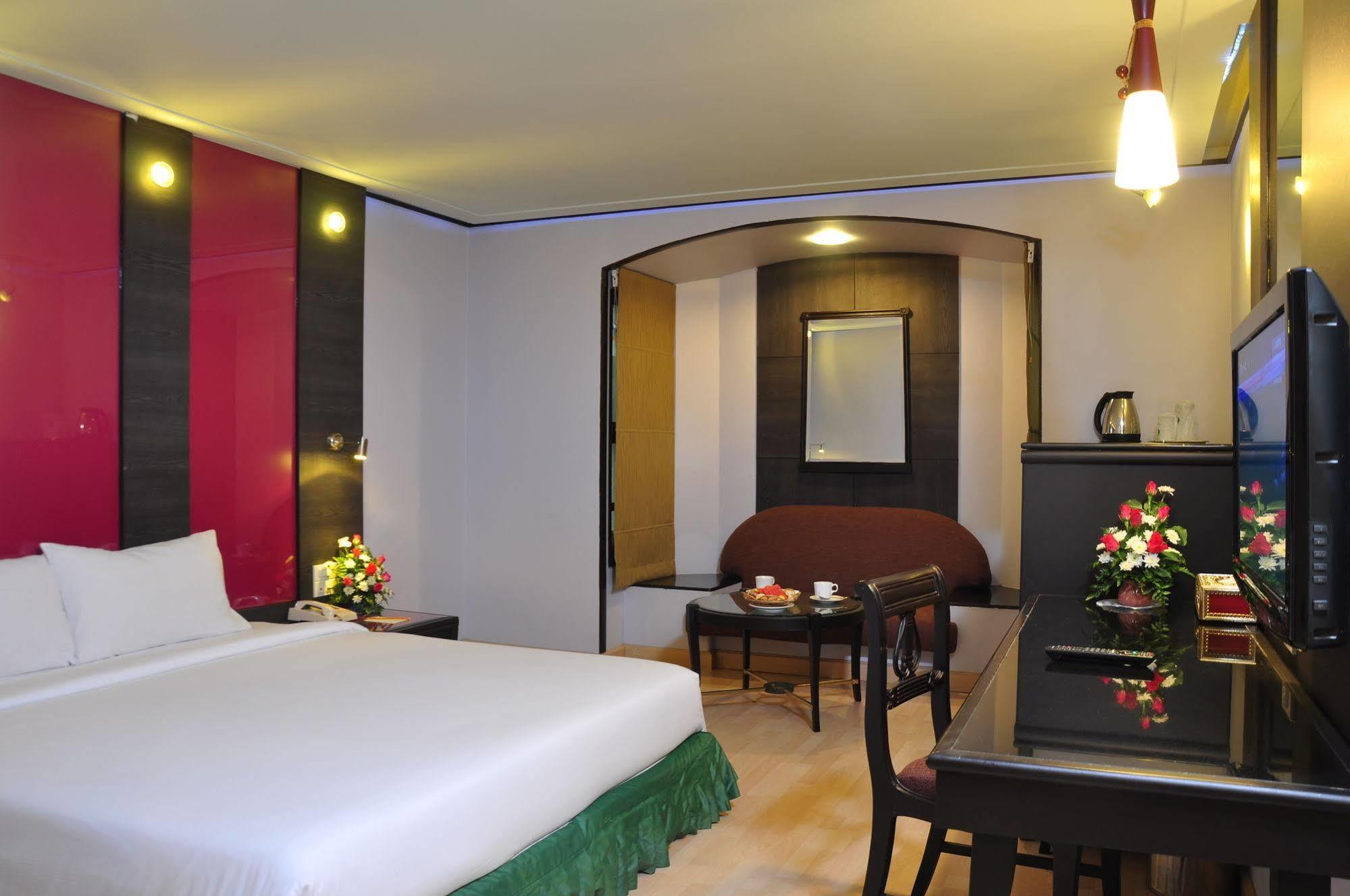 Bp Grand Suite Hotel Hatjaj Kültér fotó